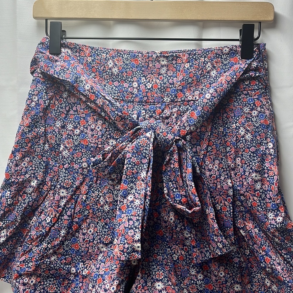 J Crew Blue Red Floral Waist Tie Hi Rise Shorts- 2 - Picture 2 of 5